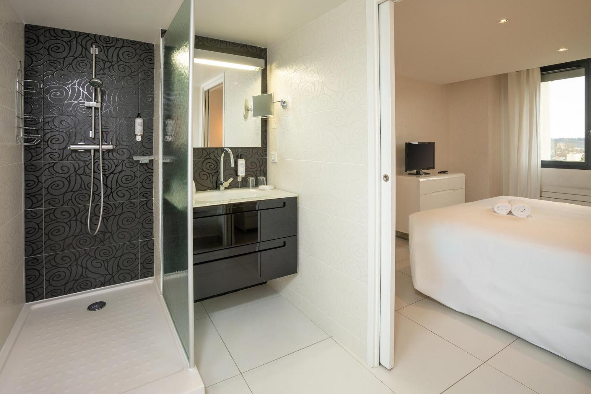 Best Western Hotel Le Quercy Бриве-ла-Гаилларде Экстерьер фото